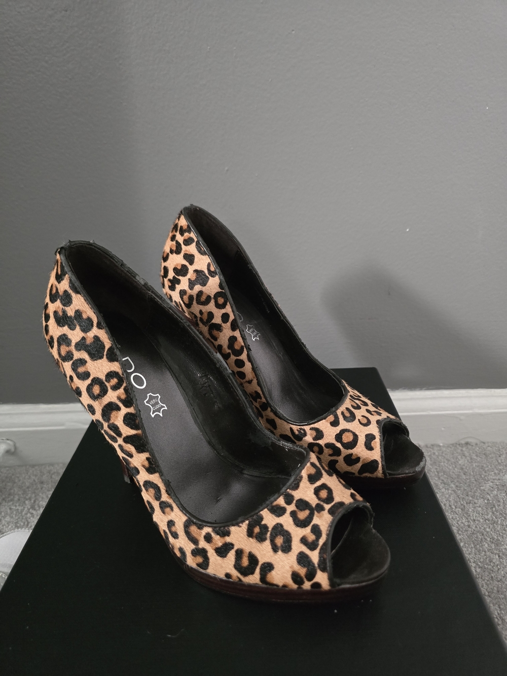 Vintage Aldo Leopard Print Peep Toe High Heels - 37 (7)
